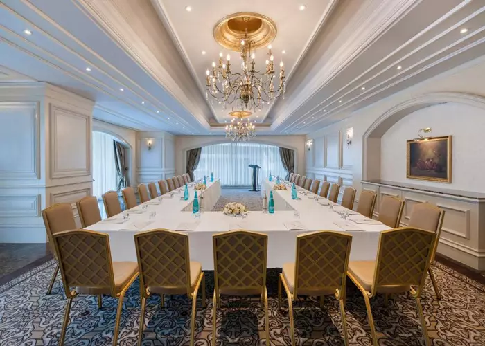 هتل الیت ورد تکسیم استانبول